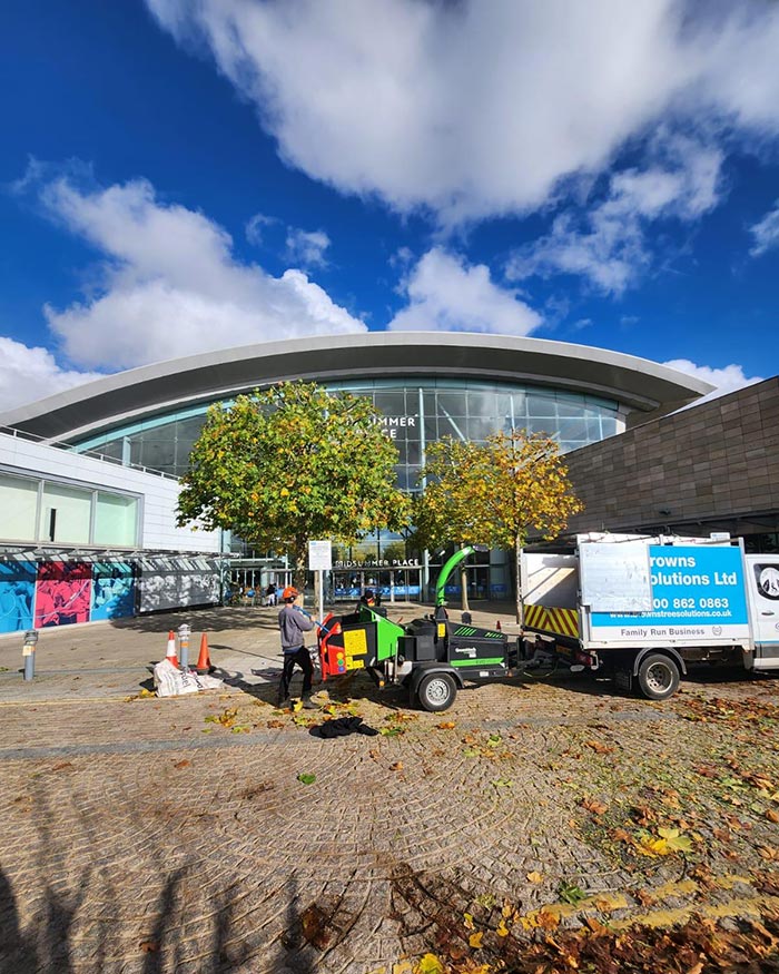 Contract Chipping outside Milton Keynes Midsummer Place